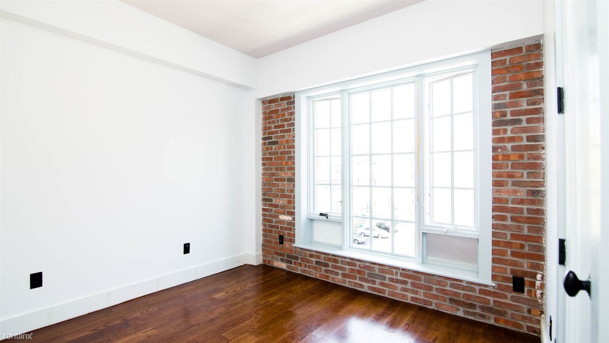 Foto del edificio - 3 br, 1 bath  - 43 Brooklyn Ave 3A
