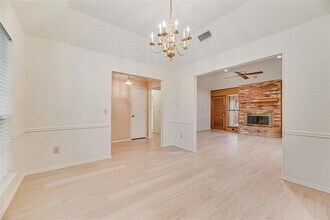 Building Photo - 2209 Winona Dr