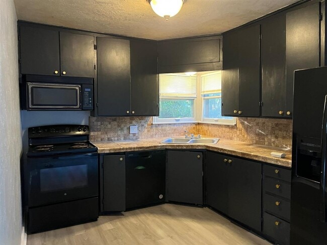 Foto del edificio - 2133 NW Denver Ave