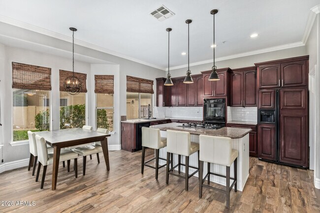 Foto del edificio - 10271 Jasmine Dr