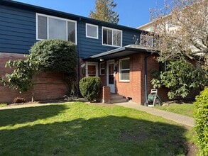 Building Photo - 1533 California Ave SW