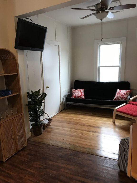 Foto principal - 69 E Grand Ave
