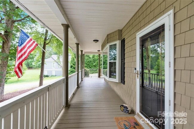 Building Photo - 832 Kemp Rd