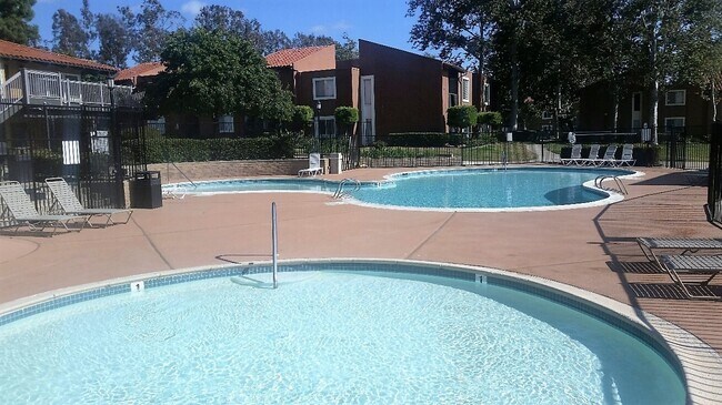 Building Photo - Beautifully Upgraded Condo in Rancho Bernardo