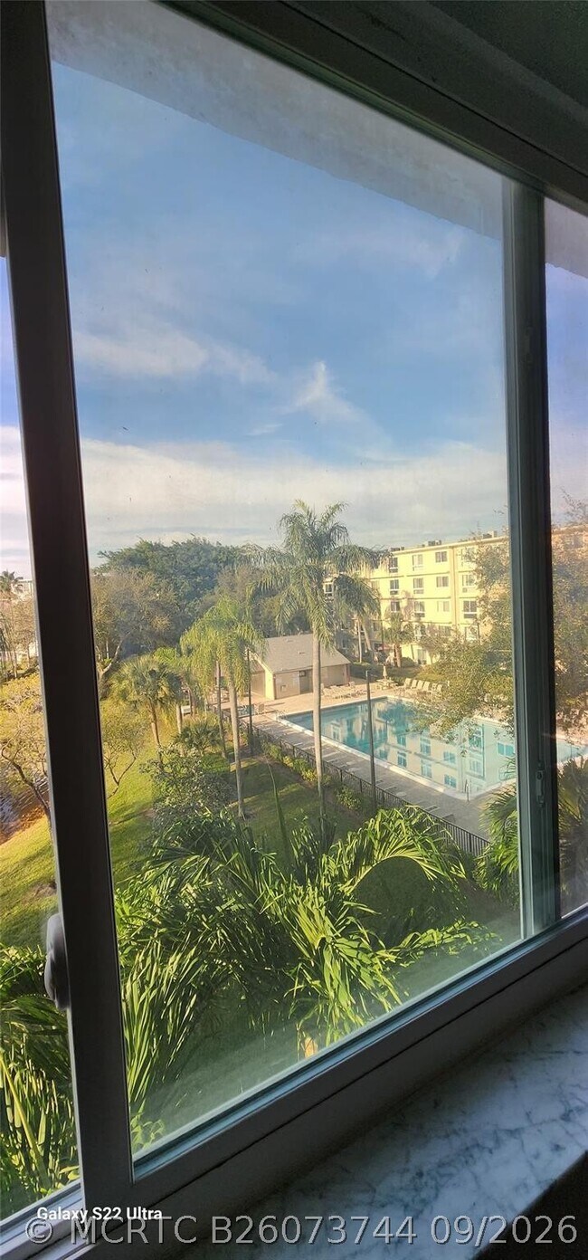 Foto del edificio - 2104 S Cypress Bend Dr