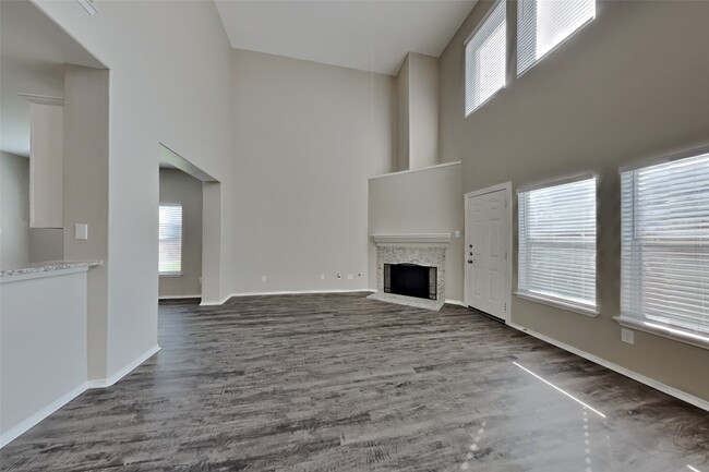 Building Photo - 5015 Mossy Bridge Dr