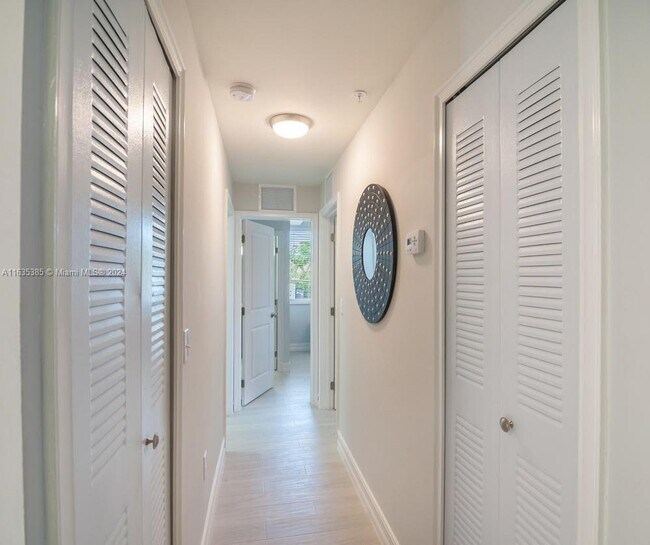 Foto del edificio - 833 SW 13th Ct