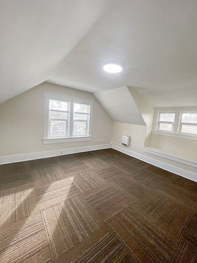 Foto del edificio - Charming Multi-Level 3-Bedroom Home in Cheney