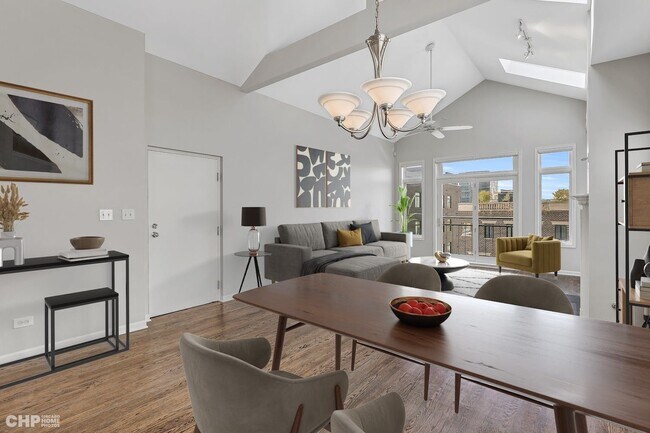 Foto del edificio - 449 N Green St