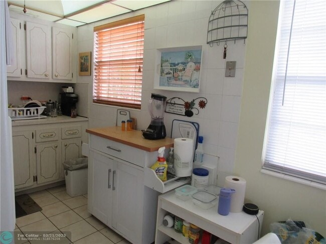Building Photo - 476 Tilford V