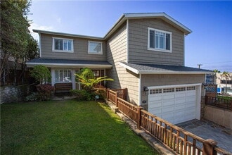 Building Photo - 824 17th St