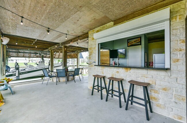 Building Photo - 21923 Frio Dr