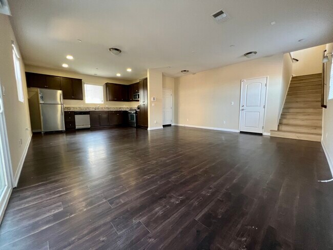 Building Photo - 1249 W 139th St