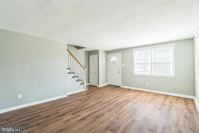 Building Photo - 817 Colwell Rd