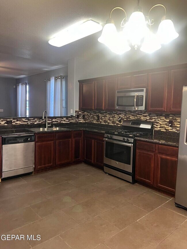 Building Photo - 4917 Ruben Soto