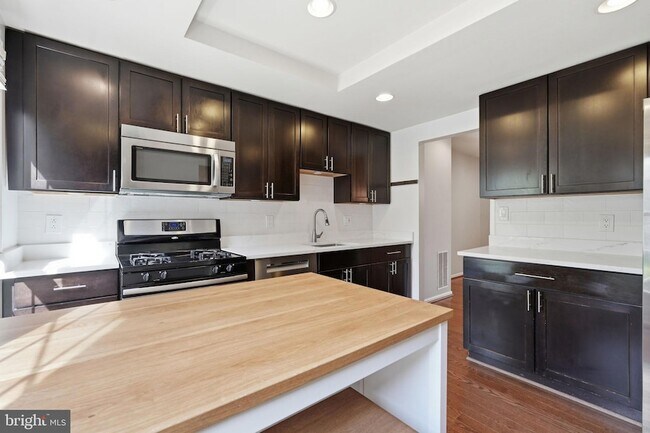 Foto del edificio - 7381 Jiri Woods Ct