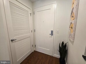 Building Photo - 1320 Fenwick Ln Building Photo - 1320 Fenwick Ln