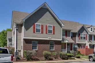 Building Photo - 300 Primrose Ln