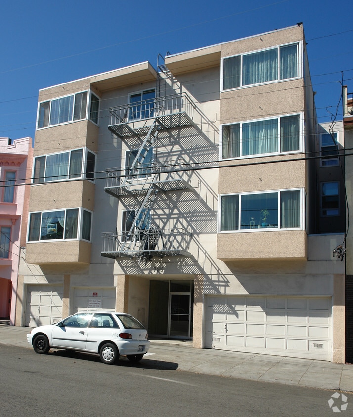 Building Photo - 755 5th Ave