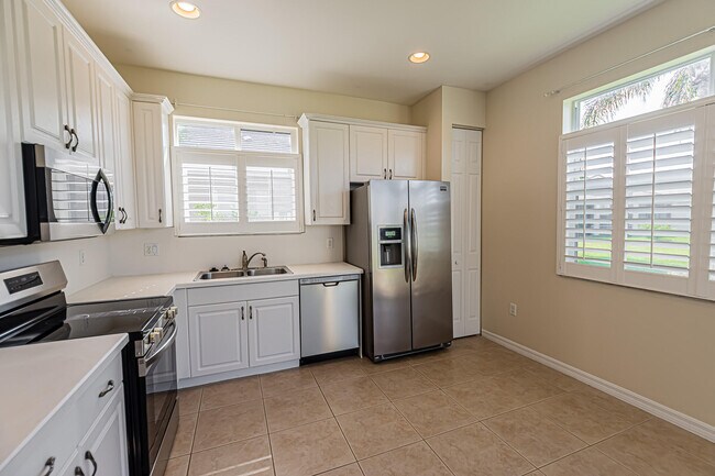 Foto del edificio - 544 SW Indian Key Dr