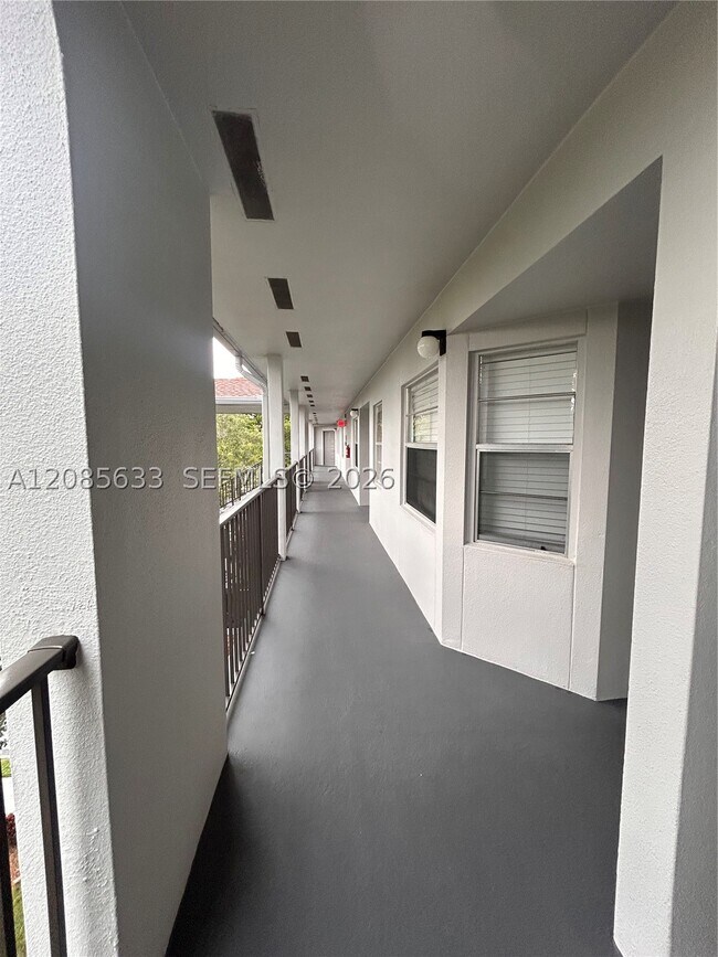 Building Photo - 1351 SW 125th Ave