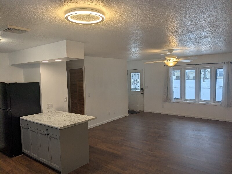 Foto del edificio - 1328 Colonial Ln