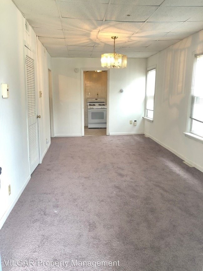 4013 Melville Ave, East Chicago, IN 46312 Room for Rent in East