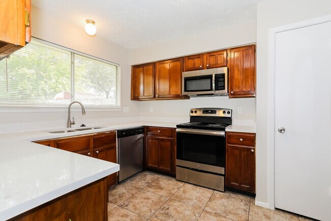 Foto del edificio - 7318 Sunlight Ln