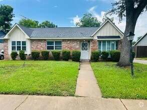 Building Photo - 10506 Huntington Wood Dr