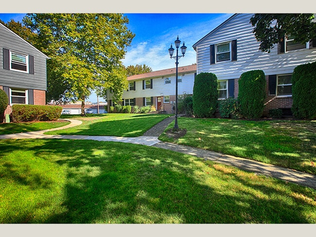 Photo - Stunning Retro Townhome!