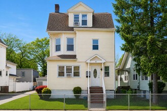 Building Photo - 85 Franklin Terrace