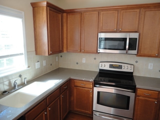 Foto del edificio - 228 Pearson Pl