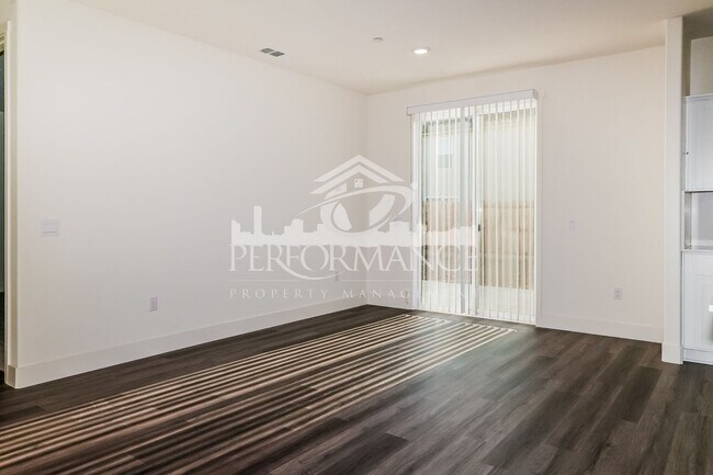 Building Photo - Stunning 4 Bed/3 Bath SW Bakersfield Home w/ Paid Solar and $0 Deposit Option