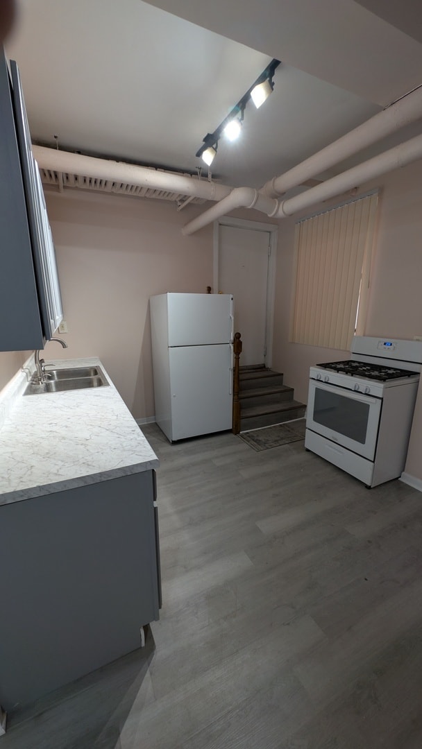 Building Photo - 5459 S Everett Ave