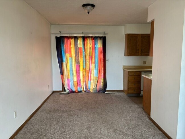 Foto del edificio - 801e Huggins Rd