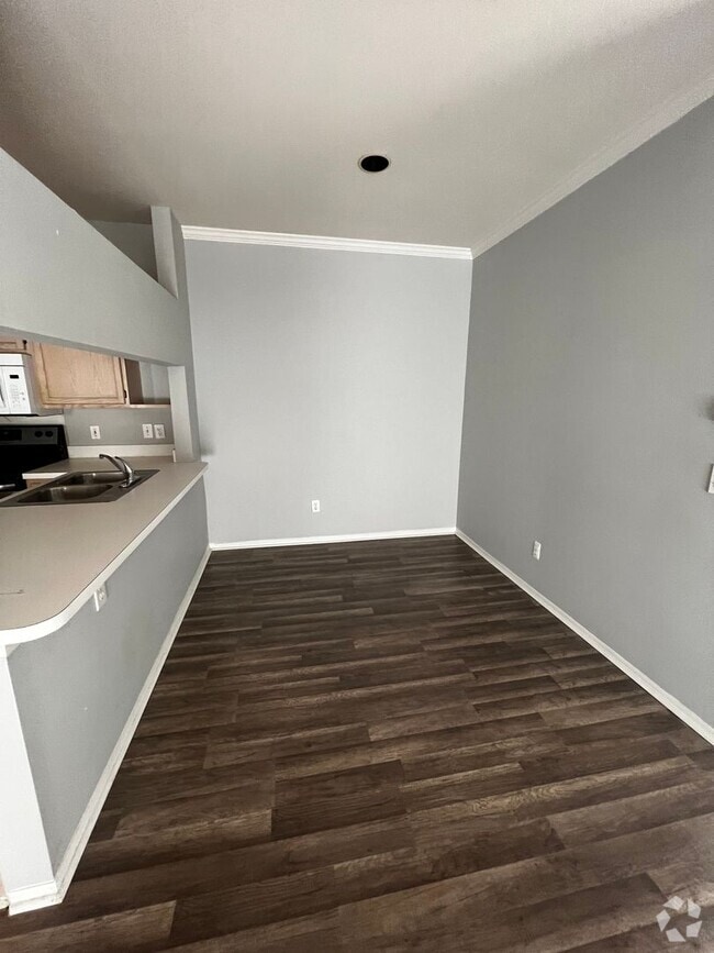 Building Photo - 201 Colima Ct
