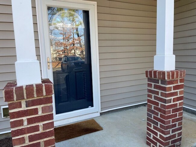 Foto del edificio - 110 Cline Falls Drive - Bev Roberts Rental...