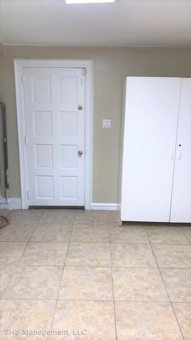 Building Photo - 4 br, 2 bath House - 211 North Lipona