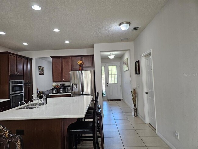 Foto del edificio - 7968 Corkfield Ave