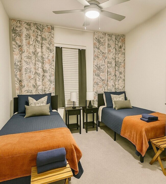 Foto del edificio - Spacious 3BR Condo in Las Vegas