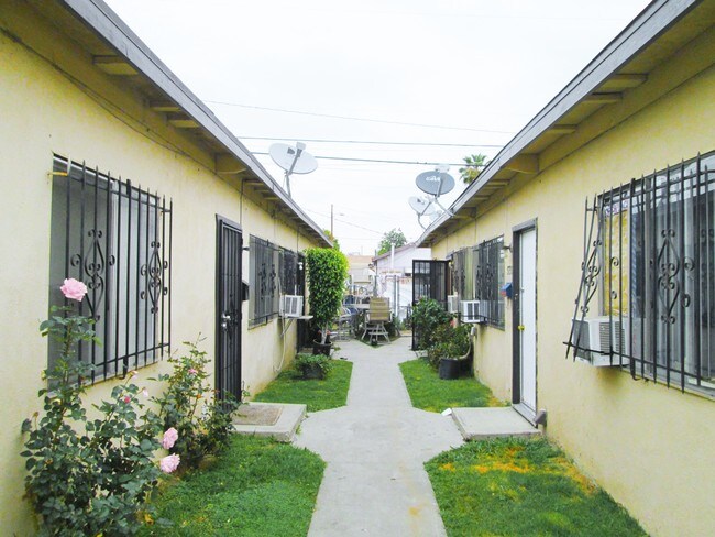 Foto del edificio - 5735 Shull St
