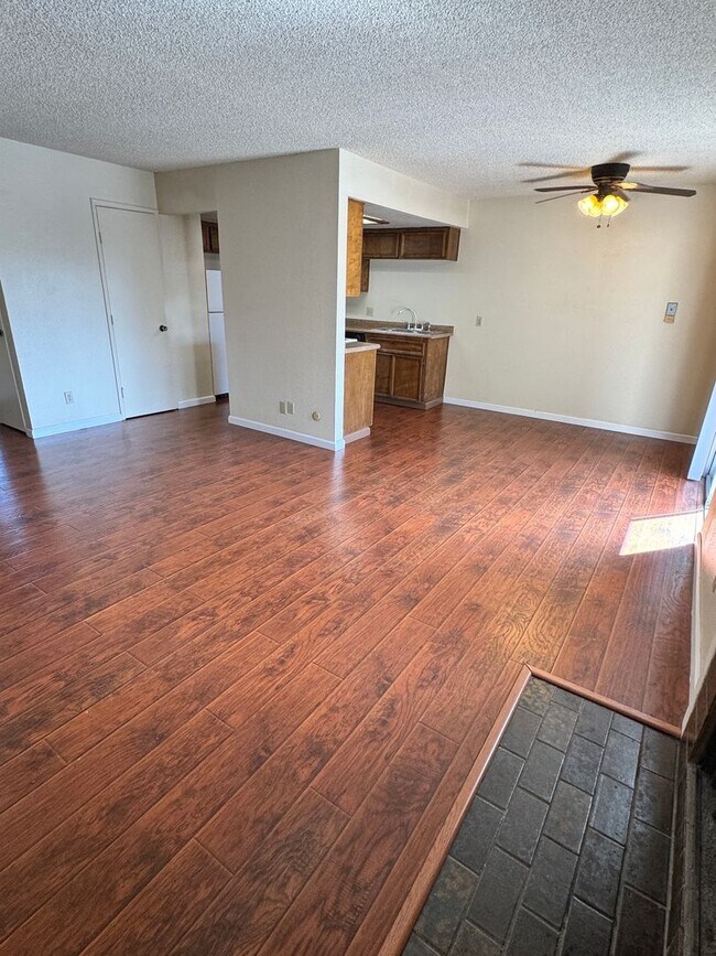 Foto del edificio - 1 Bed/1 Bath in Gated Community Condo
