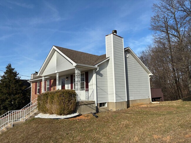 Foto del edificio - 1331 AmandaJo Drive
