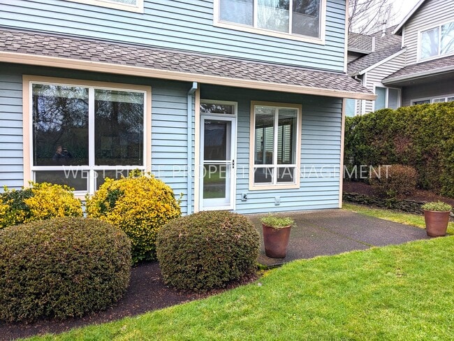 Building Photo - 14752 Davis Ln