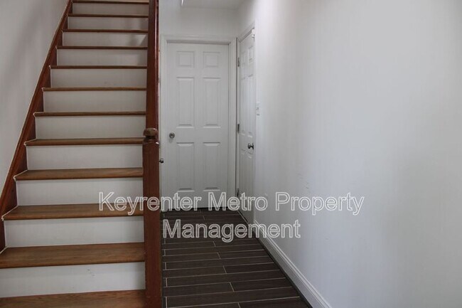 Foto del edificio - 13800 Fareham Ln