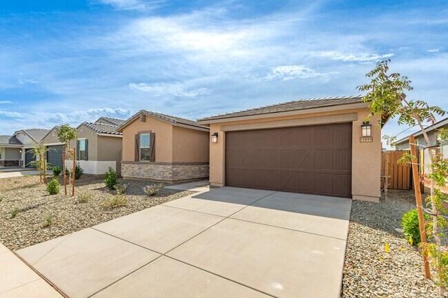 Building Photo - Paloma Creek