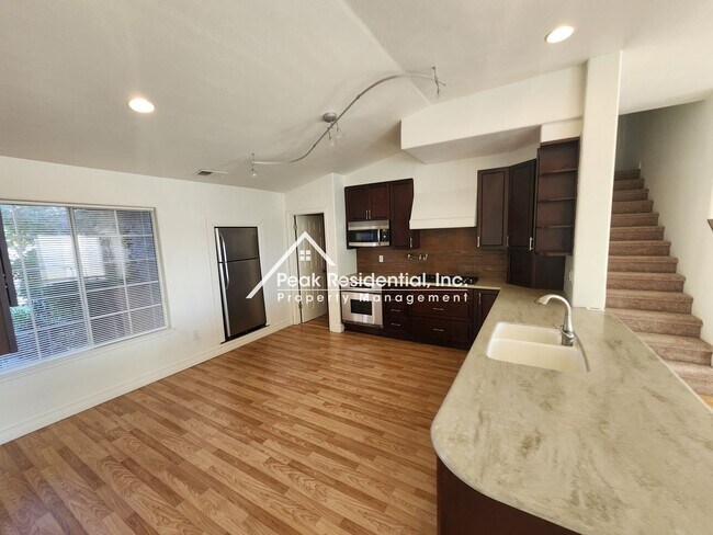 Building Photo - Spacious 4bd/3ba Rocklin Home with 2 Car G...