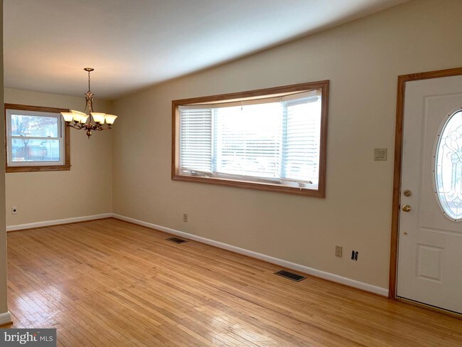 Foto del edificio - 1051 Grant Ave