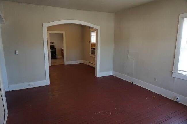 Foto del edificio - 2BR/1BA Home Downtown - $900/month - Pet F...