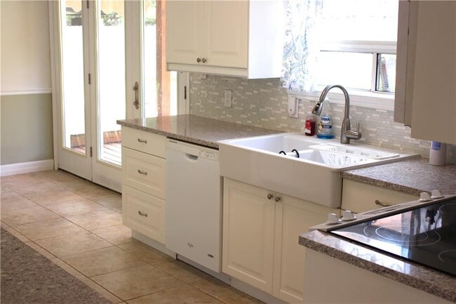 Foto del edificio - 200 N Kings Canyon Dr